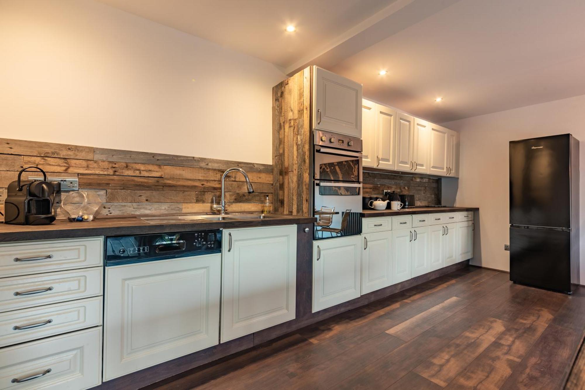 Cotswold Holiday Let With Hot Tub - The Old Garage 奇平诺顿 外观 照片
